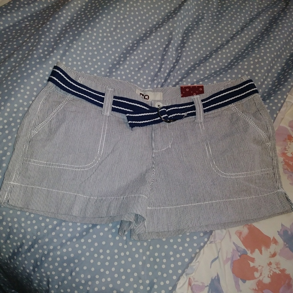 NWT- So White & Blue Shorts With Cloth Belt